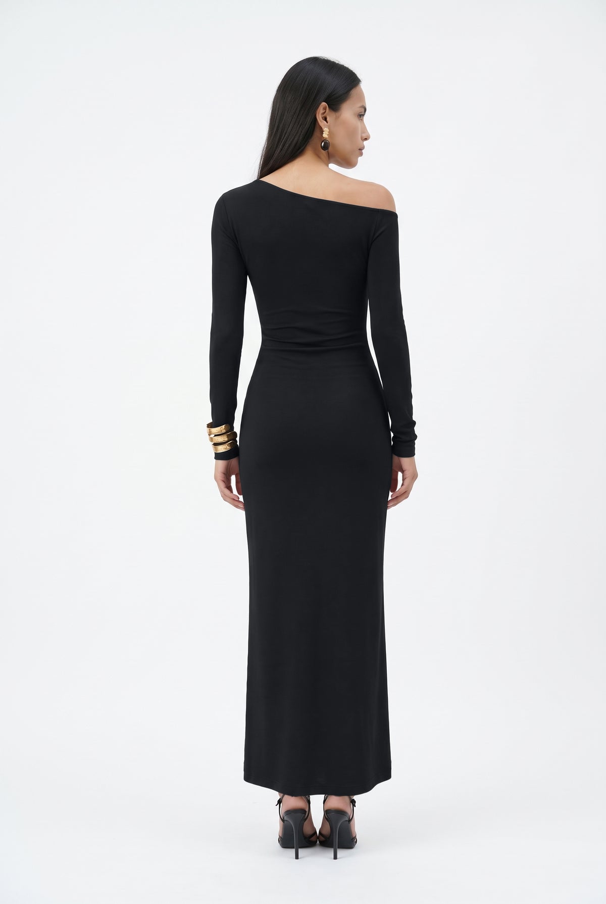 Black Off-Shoulder Fitted Maxi Dress